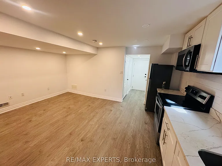 117 Baffin Cres — Photo 10
