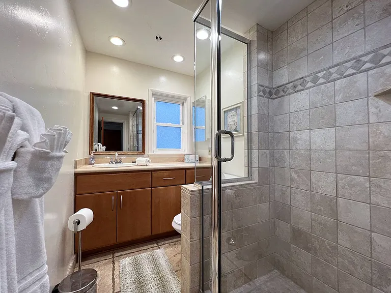 1039 Coast Blvd #C — Photo 10
