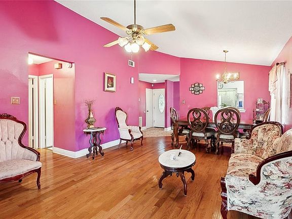 3rd image of 1828 Timberlane Estate Dr