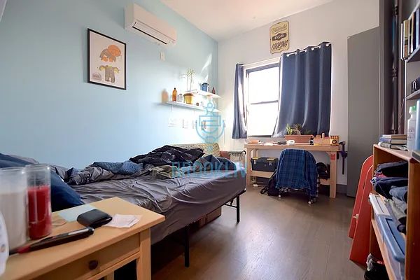 Rented by null | media 36