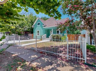 909 E Leuda St, Fort Worth, TX 76104