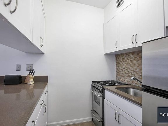 3rd image of 444 East 87th Street #3F