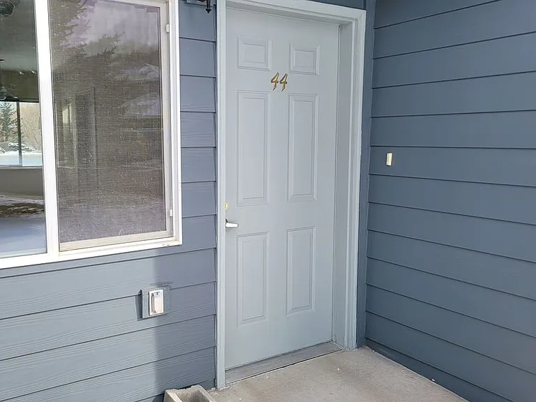 Oak Street Town Homes — Photo 2