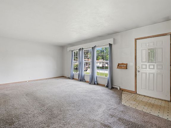 4th image of 550 E 28th Ave