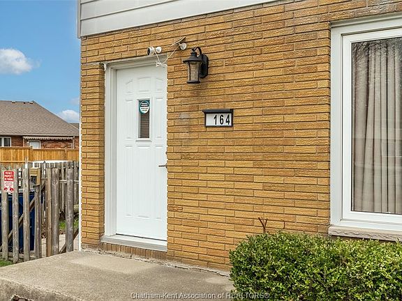 3rd image of 164 Timmins Cres