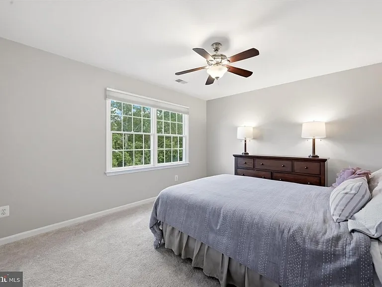 22806 Oatlands Grove Pl — Photo 55