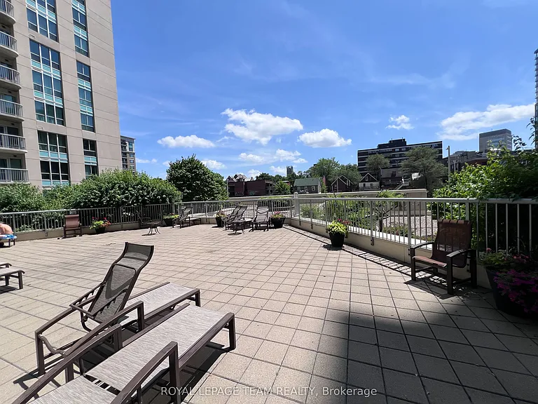 234 Rideau St #1007 — Photo 15