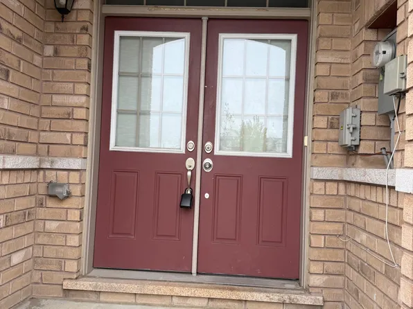 98 Davenfield Cir, Brampton, ON L6P 4M1