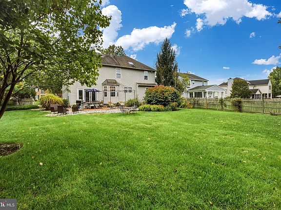 3rd image of 35 Rickland Dr
