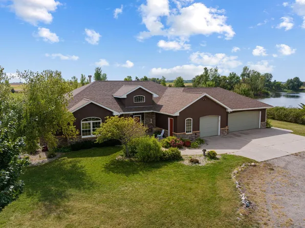 6485 SW 68th St, Owatonna, MN 55060