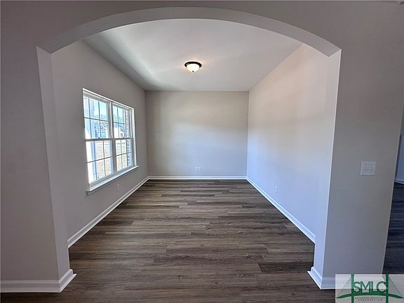5th image of 84 Halcyon Way NE