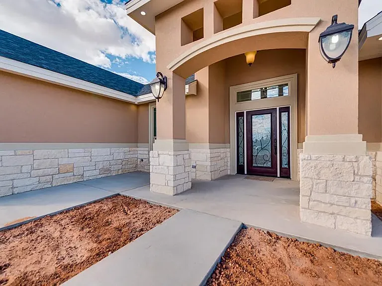 8408 W Larry Ln — Photo 2