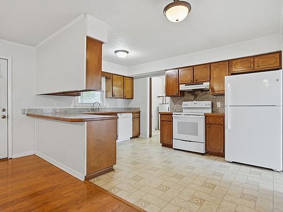 4th image of 3845 Pearl St