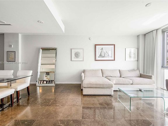 5th image of 220 21st St APT 310