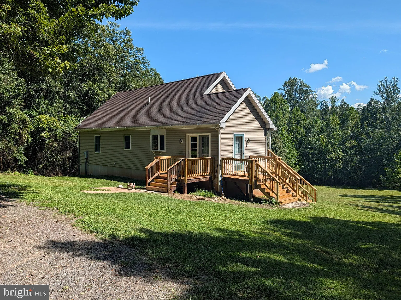 3 bed, 3.5 bath, 1300 sqft, $2,600 — Photo 3