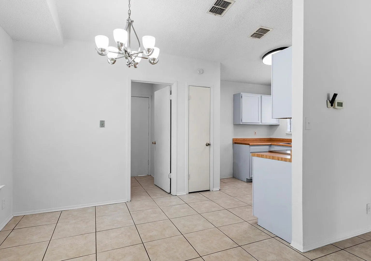 3 bed, 962 sqft, $1,395 — Photo 4
