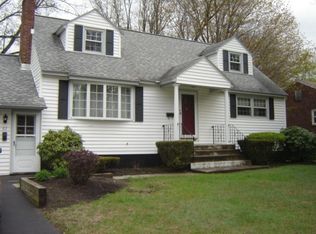 57 Puritan Dr, Schenectady, NY 12306