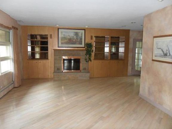 5th image of 209 Park Ln
