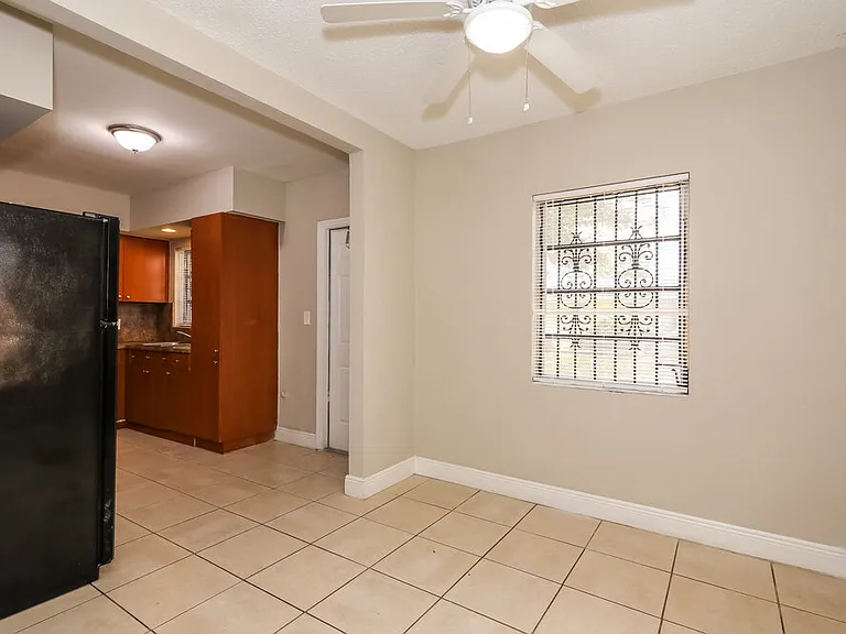 15420 NW 27th Pl — Photo 8