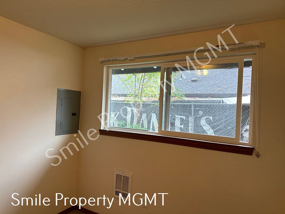 8371 Southeast Brooklyn Street 8371 SE Brooklyn St Portland OR Zillow