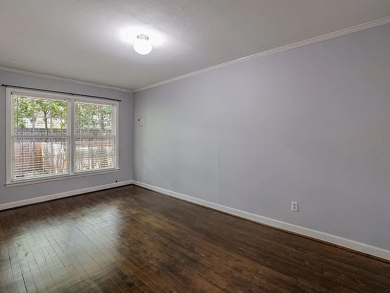 3931 Dexter Ave — Photo 12