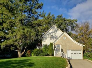 327 2nd Ave NW, Spring Grove, MN 55974