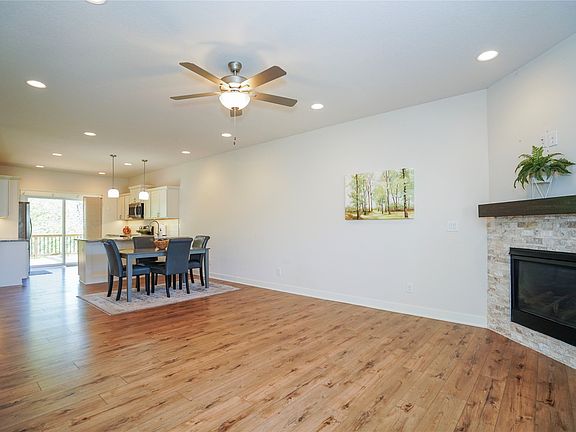 5th image of 1420 Cardinal Ridge Dr