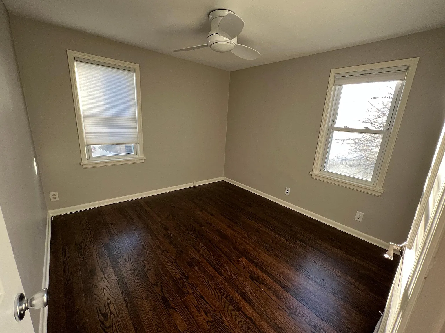 1528 Woodrow Ave — Photo 3