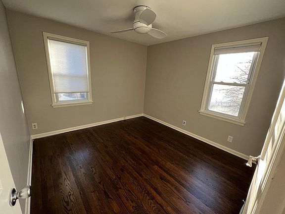 3rd image of 1528 Woodrow Ave