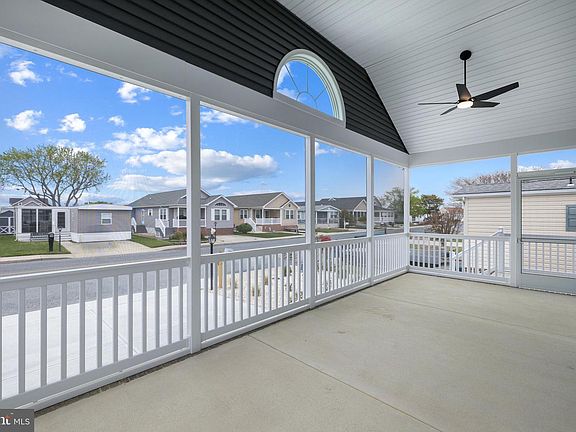 4th image of 182 Clam Shell Rd