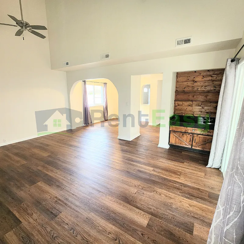 3 bed, 2.5 bath, 1710 sqft, $2,495 — Photo 4