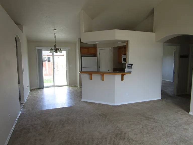 11752 W Tahiti St — Photo 4