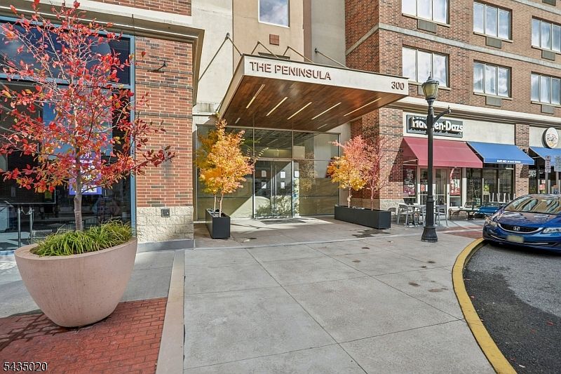 1st image of 3110 City Pl