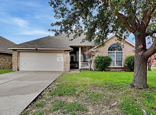 944 Joshua Dr, Burleson, TX 76028