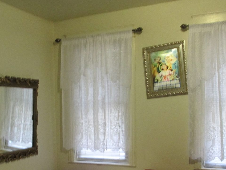 2nd image of 85 Ash St