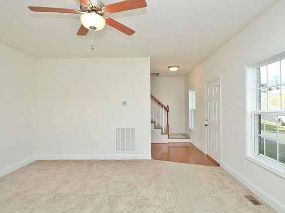 3rd image of 25 Siena Dr NW