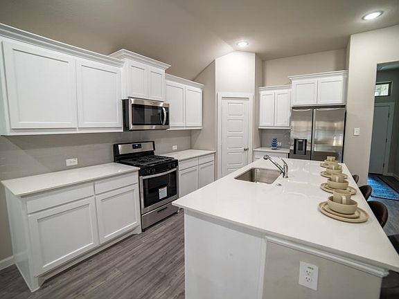 5th image of 6108 Tawakoni Ln