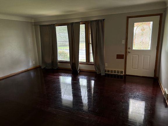 3rd image of 4419 Montagano Blvd