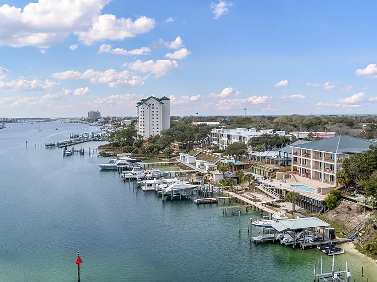 724 Harbor Blvd #202 — Photo 39