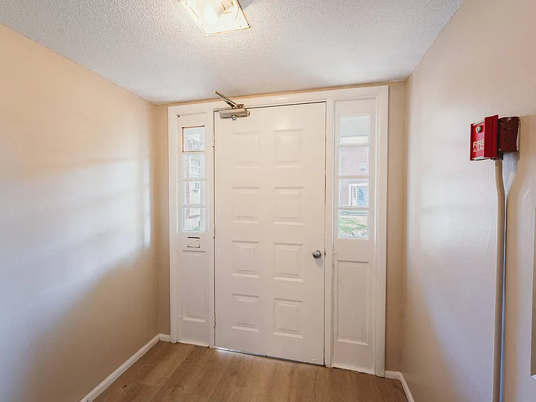 BAY SHORE APARTMENTS — Photo 20