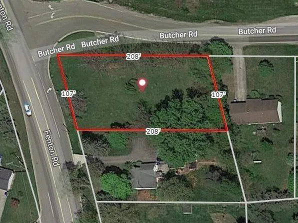 Fenton Sq, Fenton, MI 48430