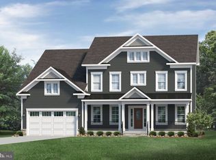 7613 Woodridge Cir, Alexandria, VA 22308