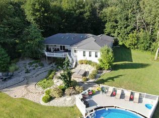 10785 N Gleaner Rd, Freeland, MI 48623