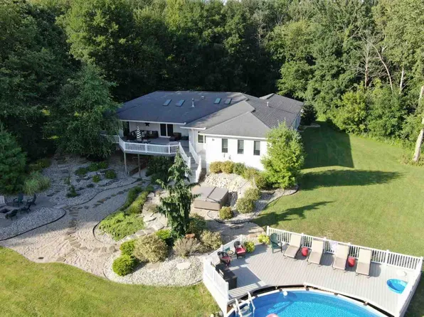 10785 N Gleaner Rd, Freeland, MI 48623