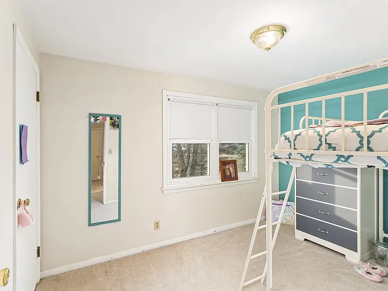 423 Kelly Cir — Photo 22