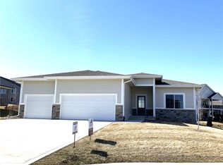 3840 Sandstone Point, Waukee, IA 50263