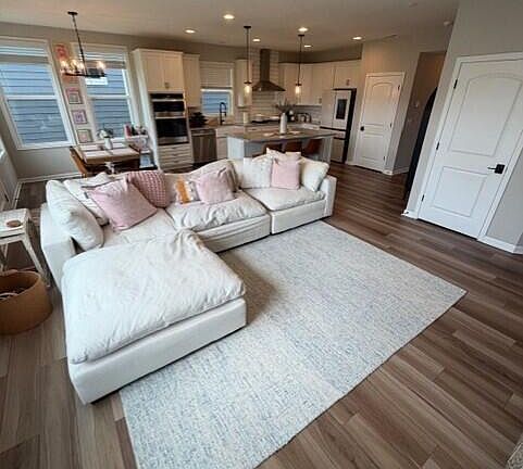 3rd image of 6384 Davis Cir