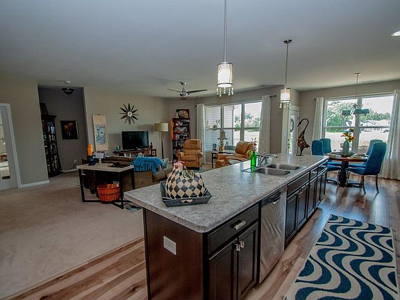 4th image of 9039 Green Meadow Dr