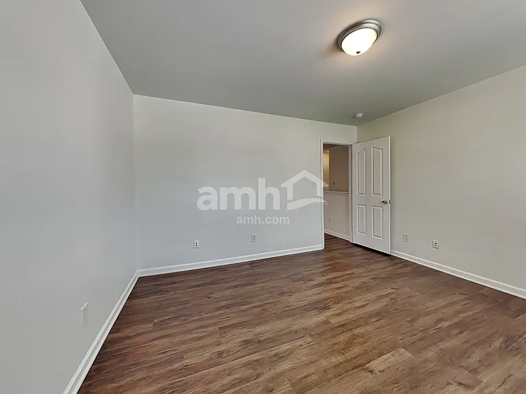2526 Ingleside Dr — Photo 20