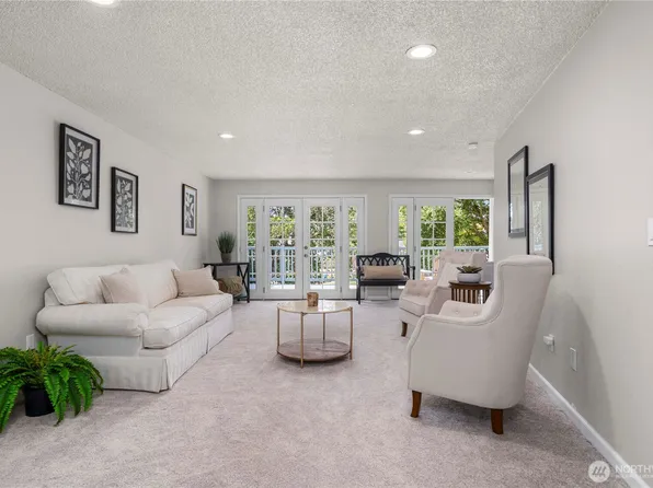 409 Isaac Pincus Street, Steilacoom, WA 98388